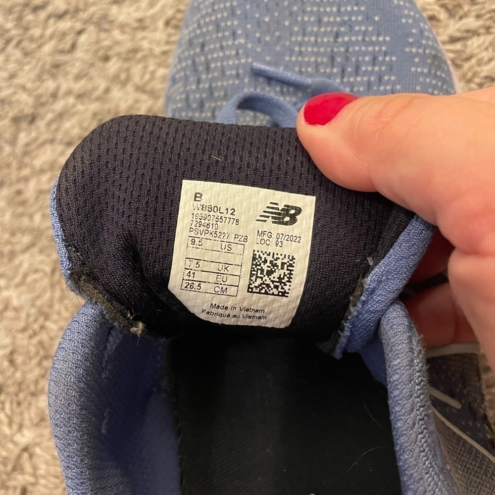 New Balance Shoes - Picture 7 of 9